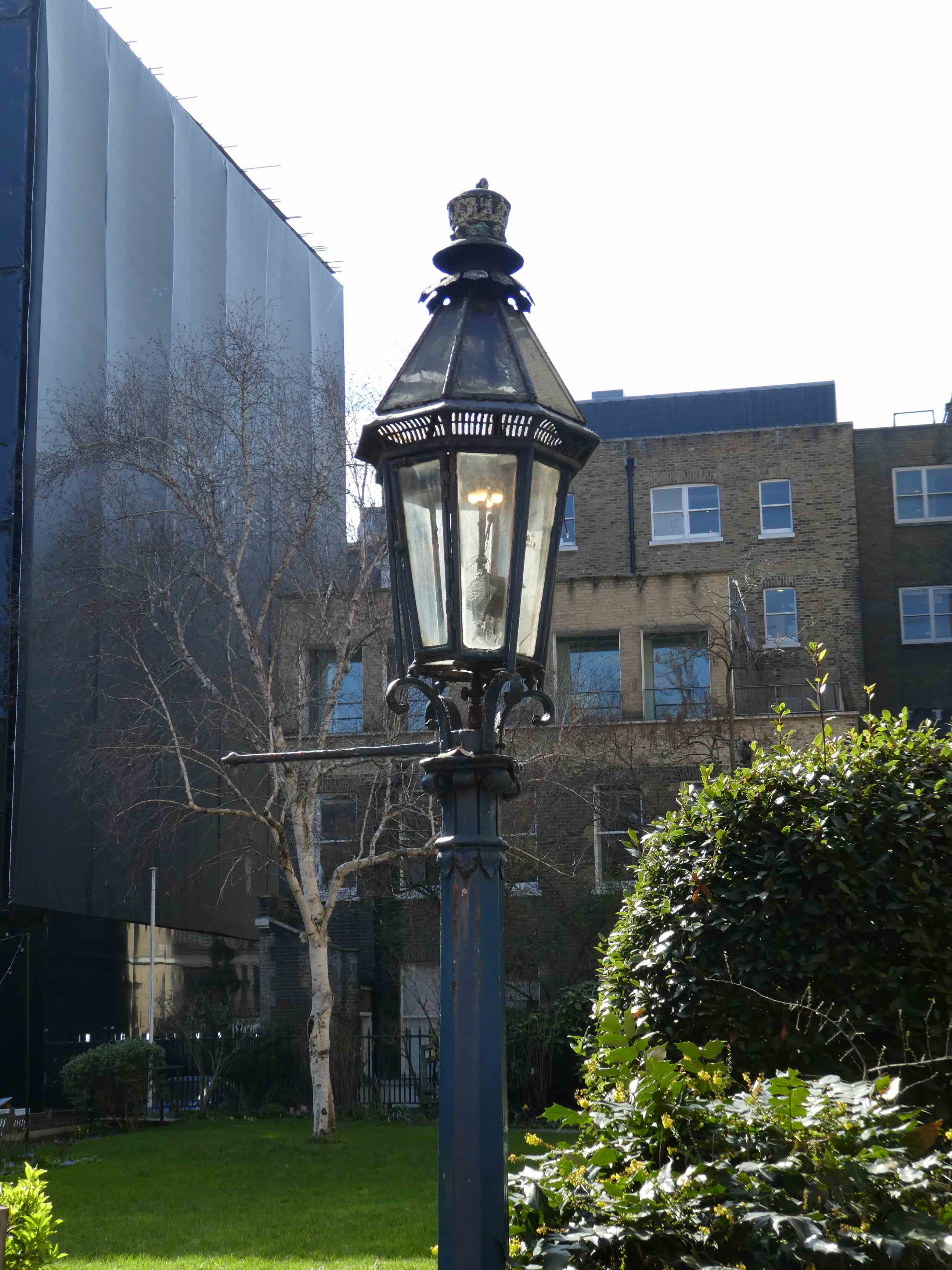 Gas light in St Paul's, Covent Garden